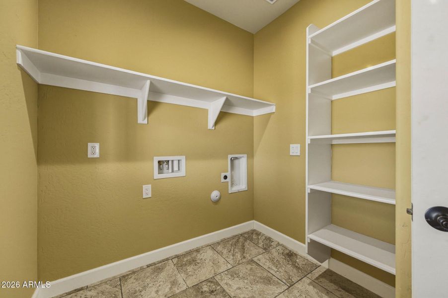 36-web-or-mls-210 N Pettoshas Dr-35