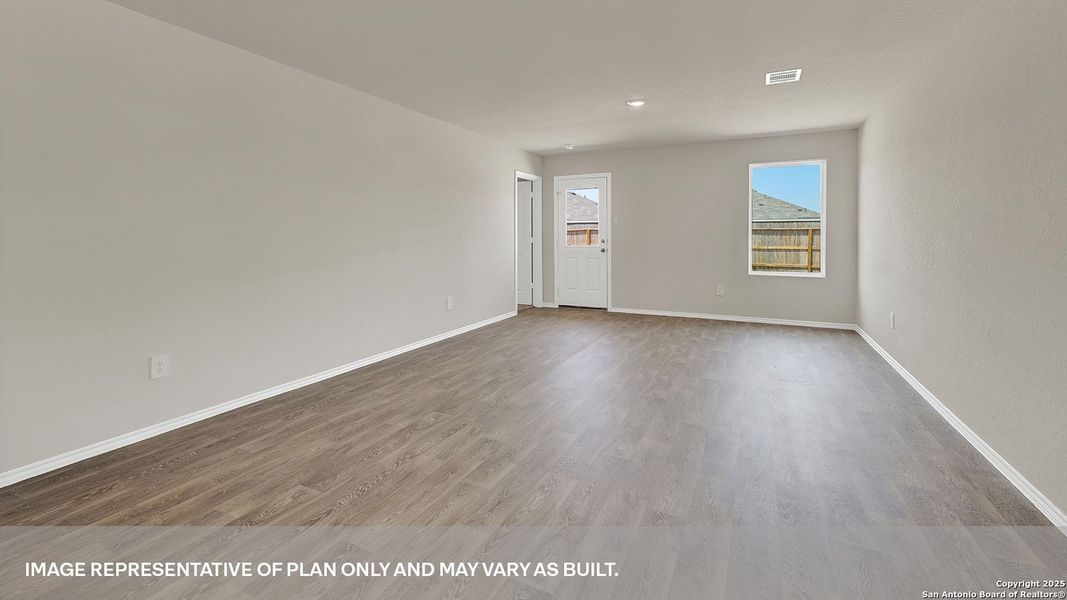 Spacious, unfurnished interior of a new home in Spring Valley, New Braunfels (Image 13).