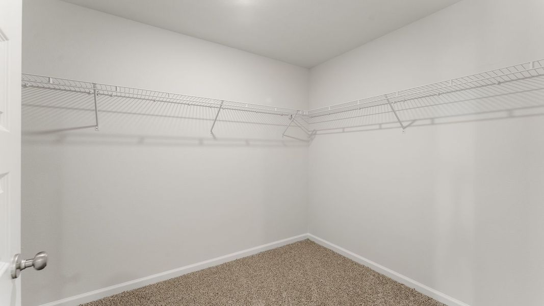 Spacious, unfurnished interior of a new home in Sunny Hills, Chipley (Image 19).