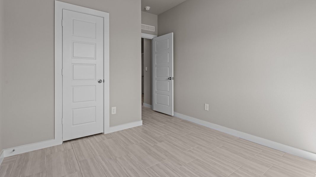 Representative unfurnished interior of a home built from the Southhaven by D.R. Horton in Legacy South, Midland (Image 21).