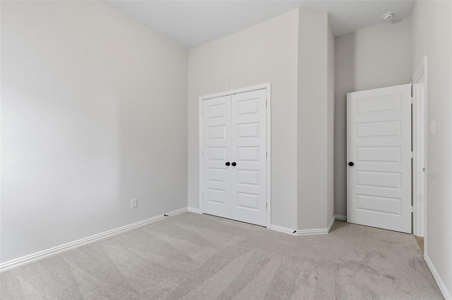 Spacious, unfurnished interior of a new home in Brookewater, Rosenberg (Image 28).