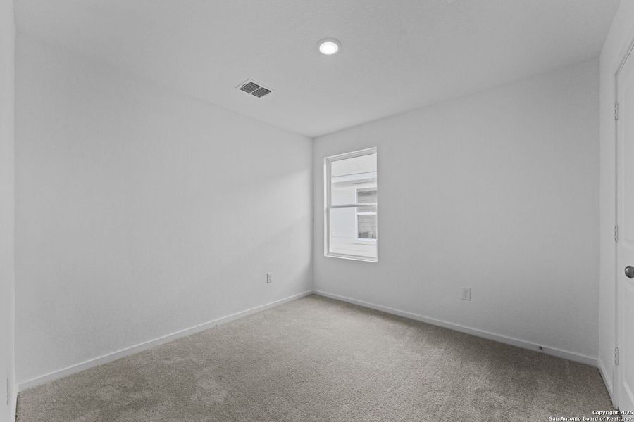 Spacious, unfurnished interior of a new home in Torian Village: Belmar Collection, San Antonio (Image 11).