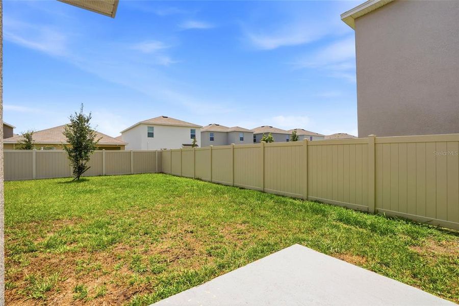 Exterior details and patio area of a home in , Wesley Chapel (Image 4).