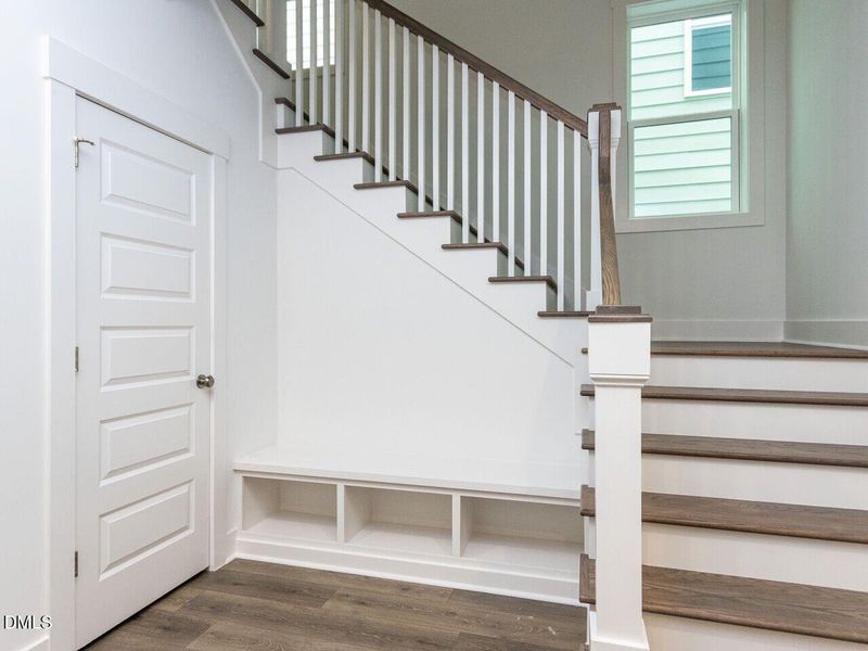 007-1280x960-staircase