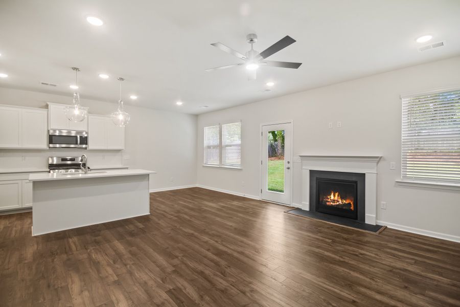 Spacious, unfurnished interior of a new home in Birdhaven, Lexington (Image 16).