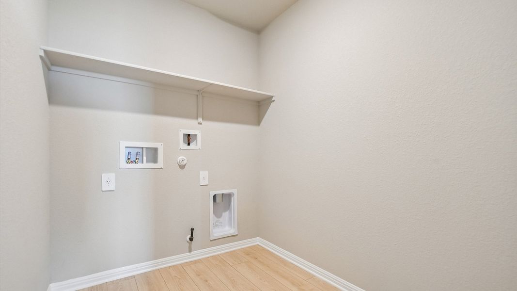 Spacious, unfurnished interior of a new home in Carillon, Manor (Image 37).