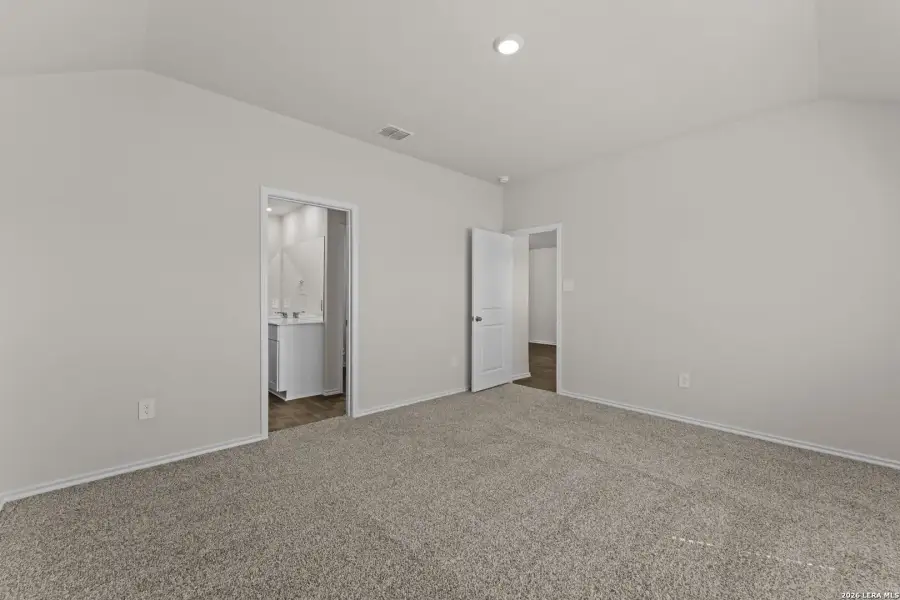 Spacious, unfurnished interior of a new home in Laurel Vistas, San Antonio (Image 17). Spacious, unfurnished interior of a new home in Laurel Vistas, San Antonio (Image 17).