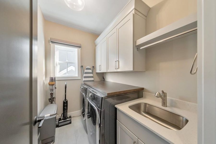 Furnished interior view inside a new home in , Woodstock (Image 43).