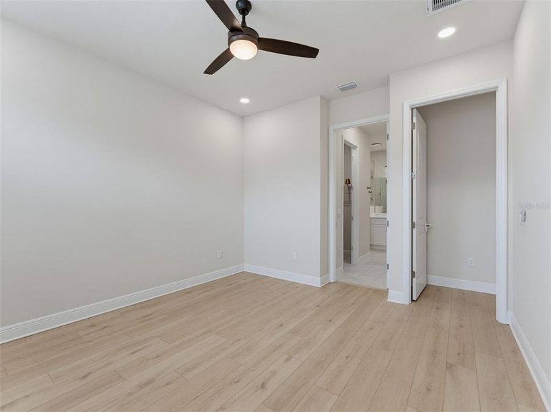 Spacious, unfurnished interior of a new home in , Clearwater (Image 46).