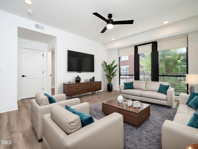 Virtual Staging - 10038973_14_0 - July 1