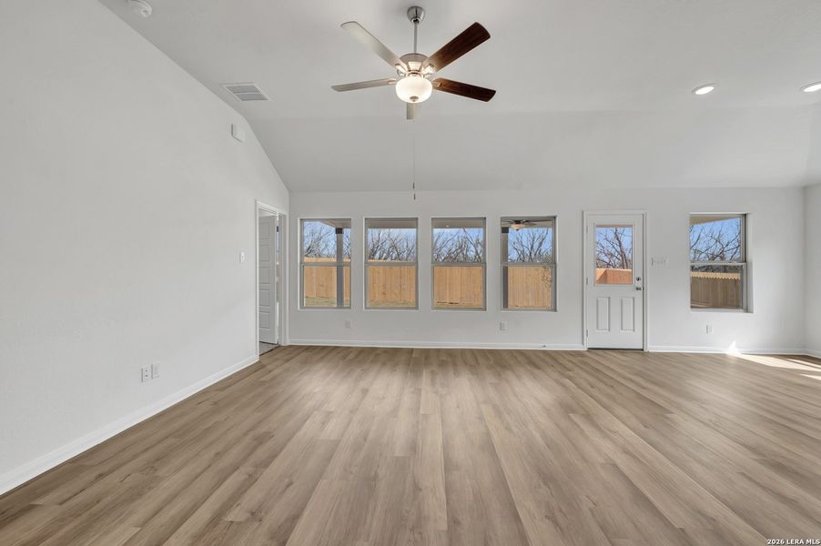Spacious, unfurnished interior of a new home in Greenspoint Heights, Seguin (Image 11).