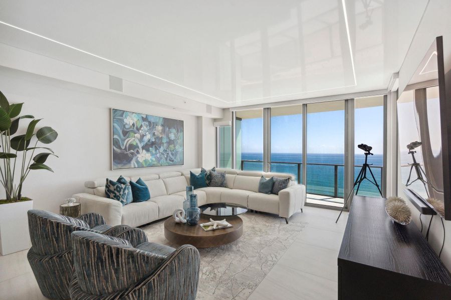 Furnished interior view inside a new home in , Pompano Beach (Image 22). Furnished interior view inside a new home in , Pompano Beach (Image 22).