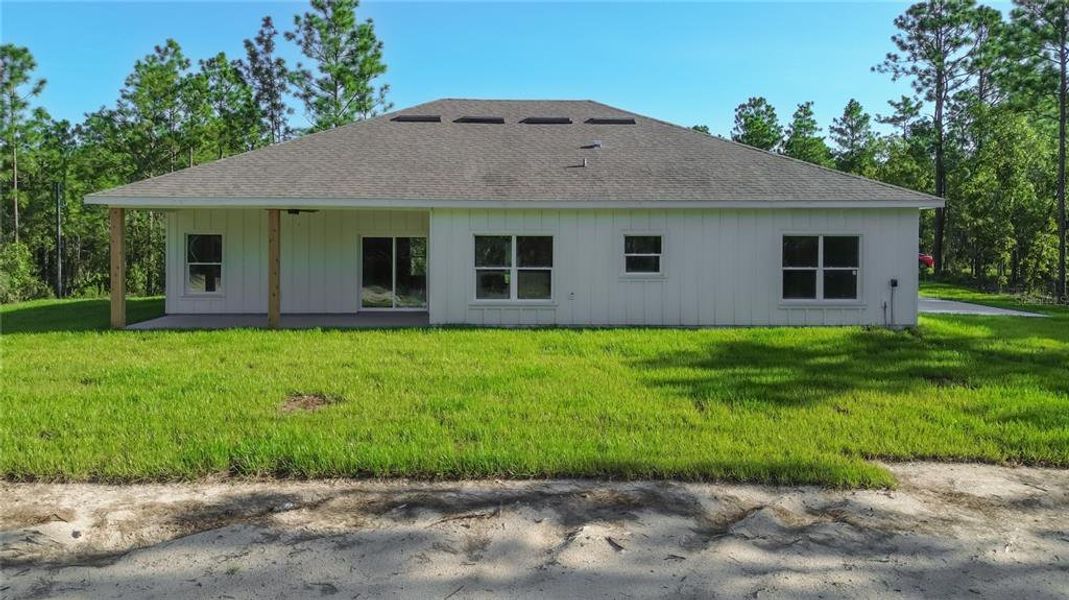 Exterior details and patio area of a home in , Dunnellon (Image 3). Exterior details and patio area of a home in , Dunnellon (Image 3).