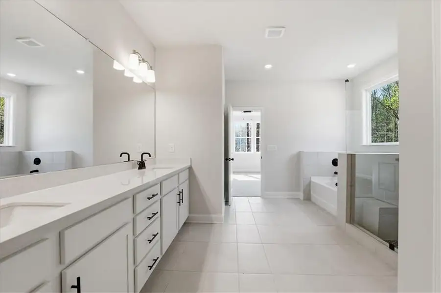 Furnished interior view inside a new home in Bradley Gin, Monroe (Image 7).