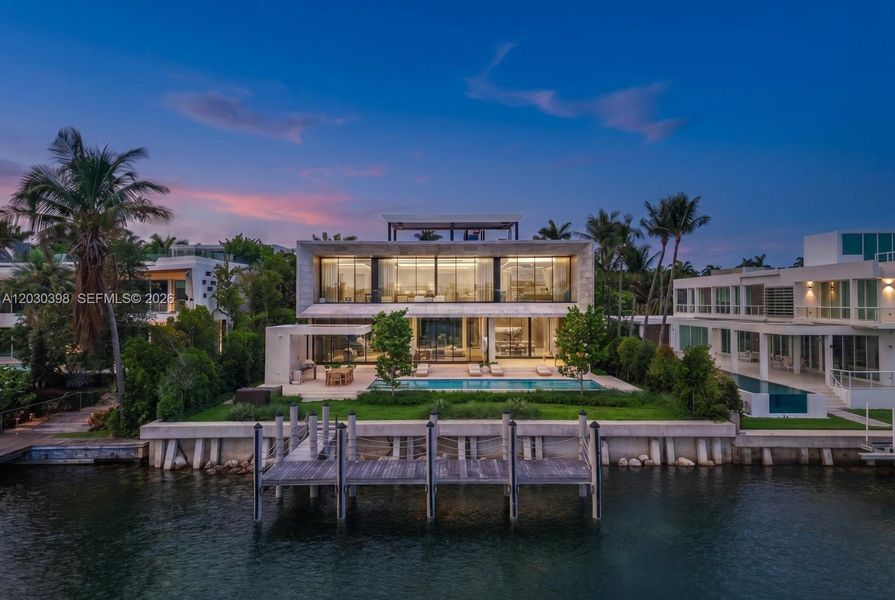 Exterior details and patio area of a home in , Miami Beach (Image 24).