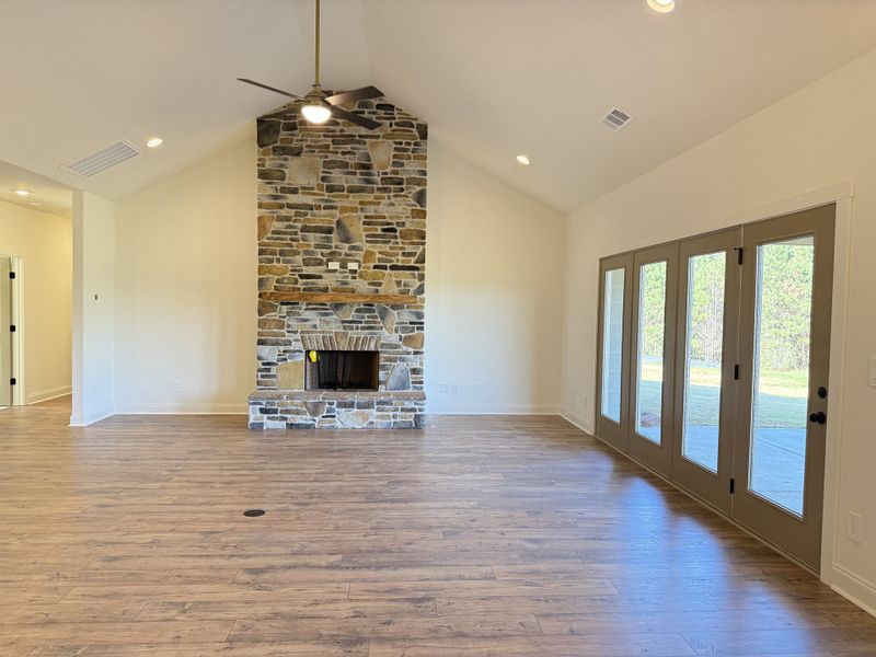Spacious, unfurnished interior of a new home in The Reserve at Reidsboro, Williamson (Image 18).