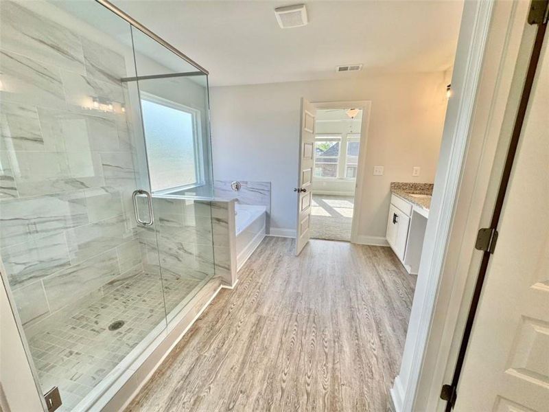 Spacious, unfurnished interior of a new home in , Bonaire (Image 30).