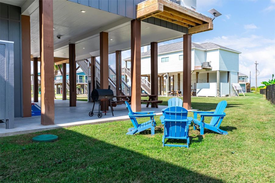 Exterior details and patio area of a home in , Crystal Beach (Image 23).