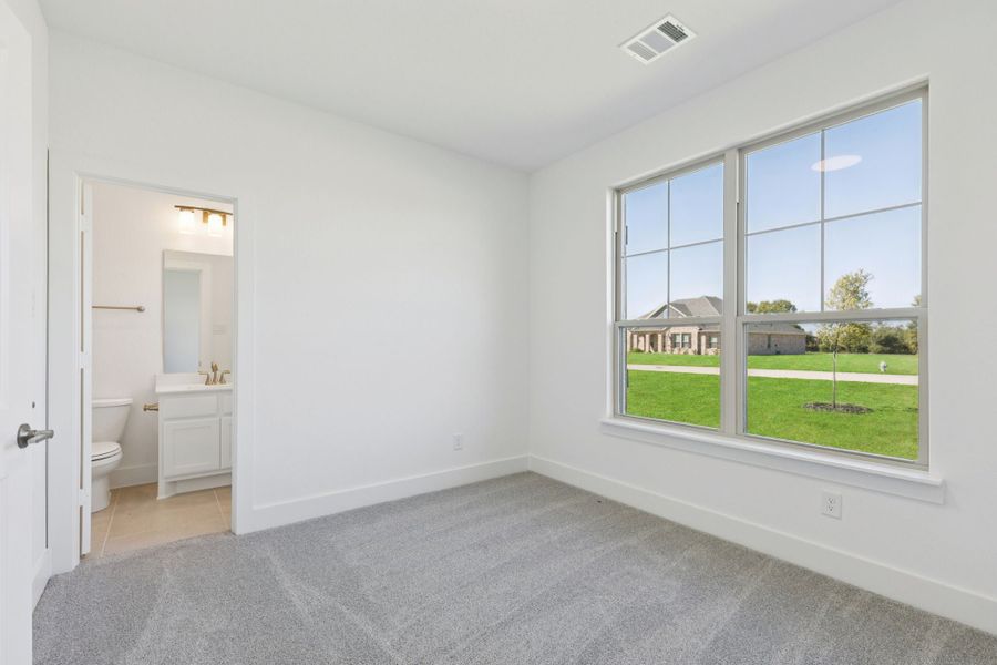 Spacious, unfurnished interior of a new home in Lakeway Estates, Waxahachie (Image 22). Spacious, unfurnished interior of a new home in Lakeway Estates, Waxahachie (Image 22).