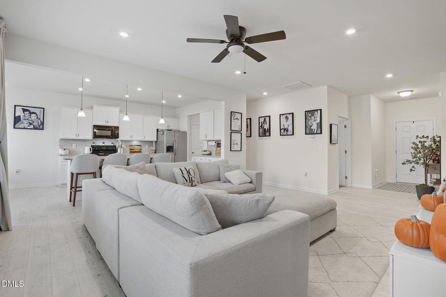 10-web-or-mls-94 Bonnie Girl Ct-54