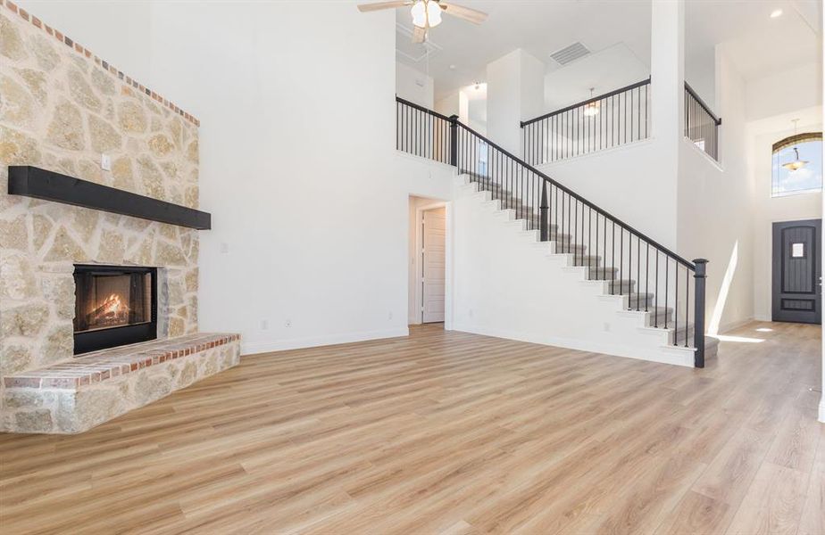 Spacious, unfurnished interior of a new home in Stone Henge II, Sanger (Image 21).
