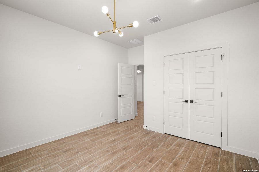 Spacious, unfurnished interior of a new home in , La Vernia (Image 22).