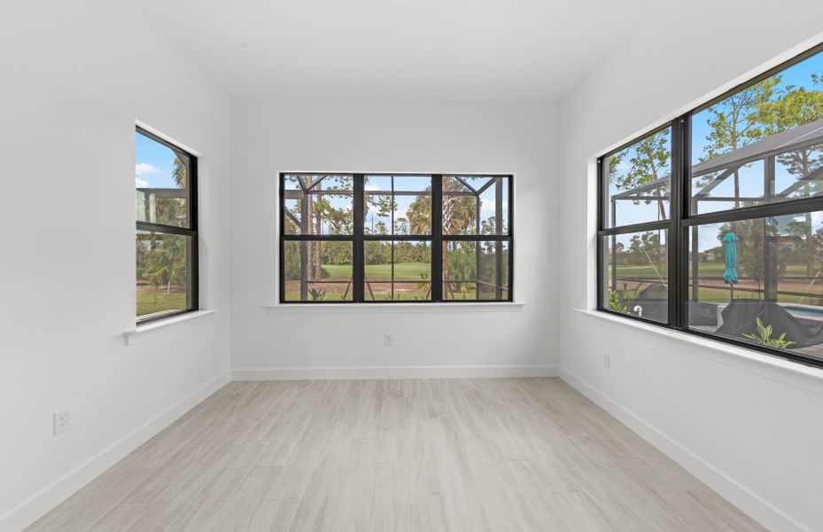 Spacious, unfurnished interior of a new home in Terreno, Naples (Image 19).