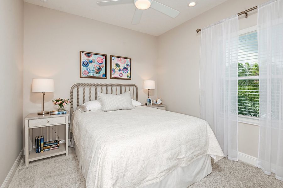 Representative furnished interior of a home built from the Dream 2 by Neal Communities in Palmera, Venice (Image 36).