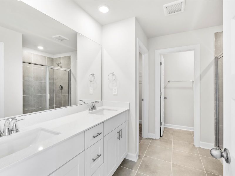 Welcome to the Lennon floorplan at Village at White Pine.