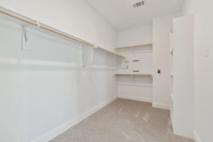 Image 98 representing the Concept 2373 by Landsea Homes in Coyote Crossing, Godley, TX. Image 98 representing the Concept 2373 by Landsea Homes in Coyote Crossing, Godley, TX.