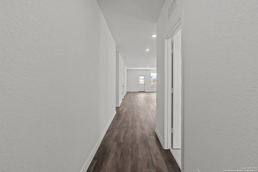 Spacious, unfurnished interior of a new home in The Overlook at Creekside, New Braunfels (Image 13).