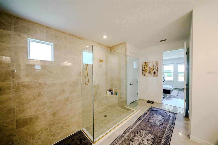 Spacious, unfurnished interior of a new home in , Sarasota (Image 21). Spacious, unfurnished interior of a new home in , Sarasota (Image 21).
