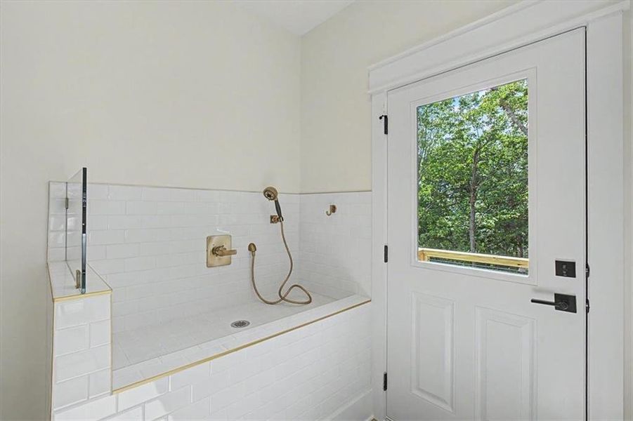 Close-up of interior finishes inside a home in , Ranger (Image 21).