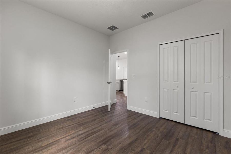 Spacious, unfurnished interior of a new home in , Ocala (Image 8).