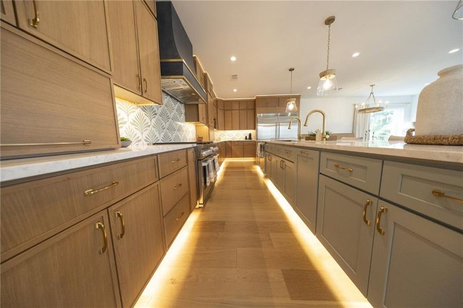 Furnished interior view inside a new home in , Gainesville (Image 6).