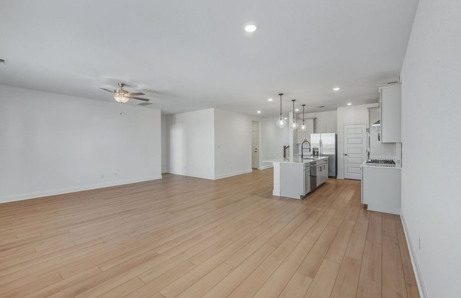 Spacious, unfurnished interior of a new home in Lagos, Manor (Image 38).