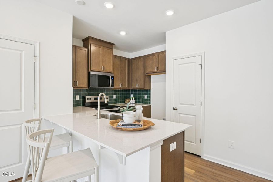 14-web-or-mls-2210 Rabbitbrush St.-S0204