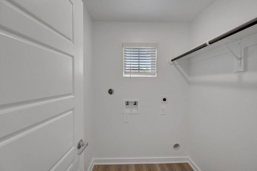 Spacious, unfurnished interior of a new home in Pinewood at Grand Texas, New Caney (Image 13).