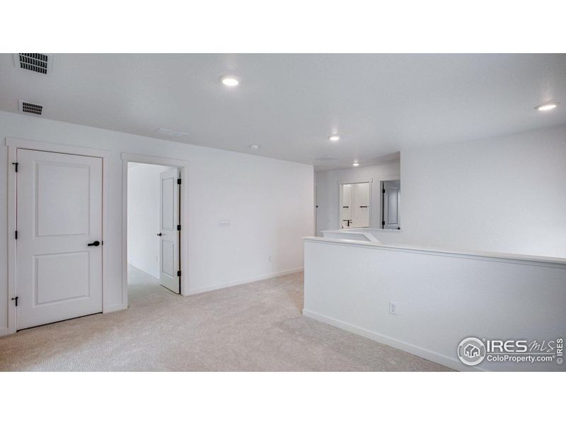 Spacious, unfurnished interior of a new home in Hansen Farm, Fort Collins (Image 25).