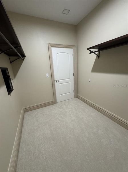 Spacious, unfurnished interior of a new home in , Okeechobee (Image 31).