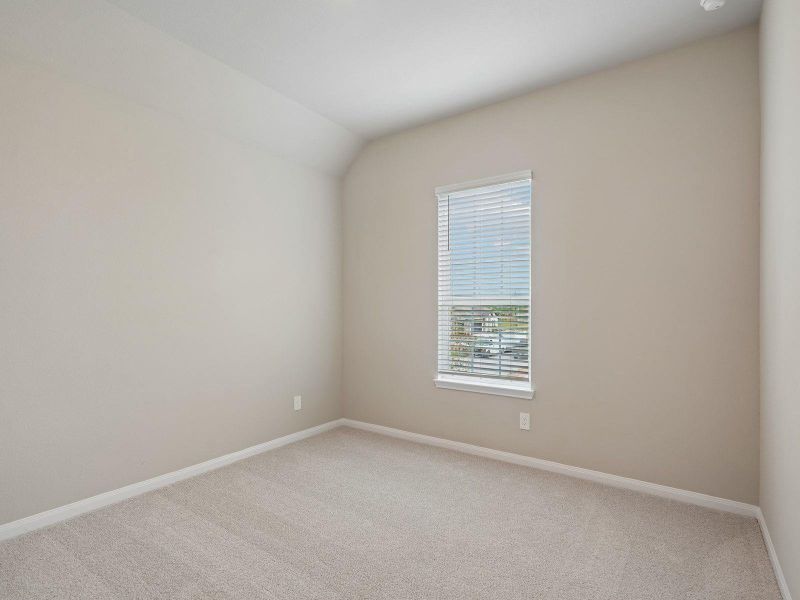 Spacious, unfurnished interior of a new home in Massey Oaks - Estate Series, Pearland (Image 20).
