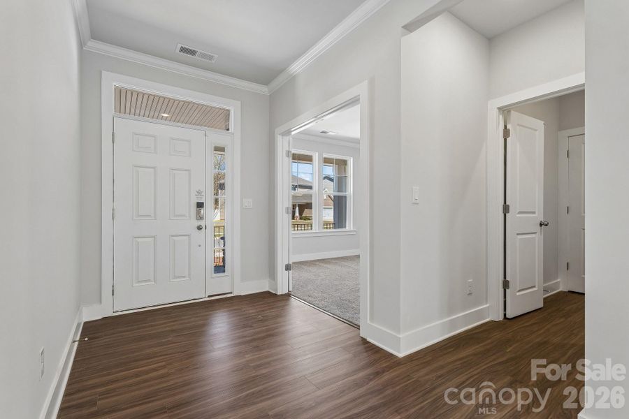 Spacious, unfurnished interior of a new home in Oakridge Farms, Mooresville (Image 11).