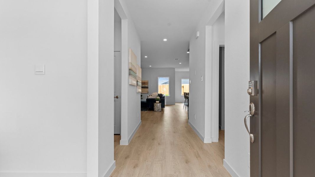 Spacious, unfurnished interior of a new home in Tamarron, Fulshear (Image 23).