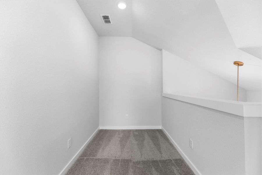 Spacious, unfurnished interior of a new home in Meridiana 40', 65', Iowa Colony (Image 13).