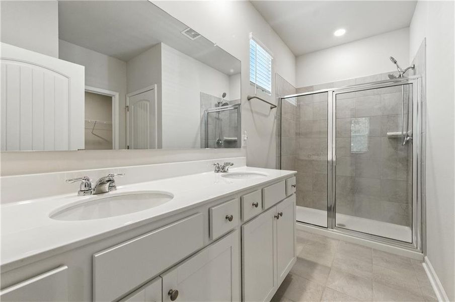 Furnished interior view inside a new home in , Acworth (Image 10).