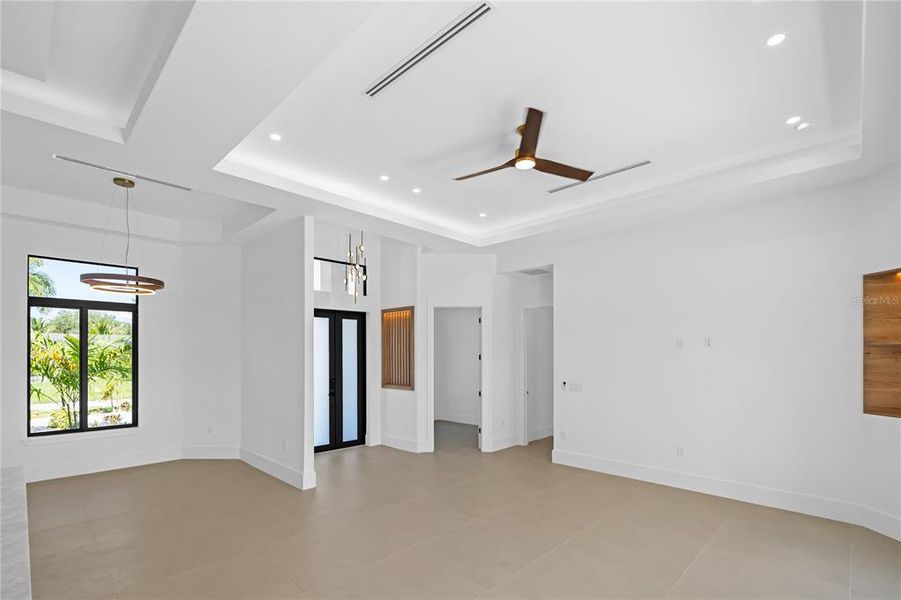 Spacious, unfurnished interior of a new home in , Cape Coral (Image 60).