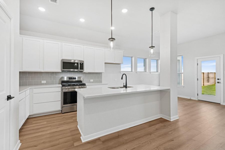 Furnished interior view inside a new home in Meridiana 45' Homesites, Manvel (Image 4). Furnished interior view inside a new home in Meridiana 45' Homesites, Manvel (Image 4).