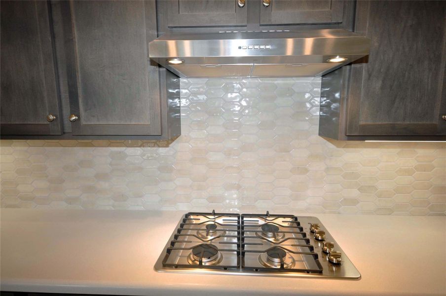 Close-up of interior finishes inside a home in Pedregal, League City (Image 15).