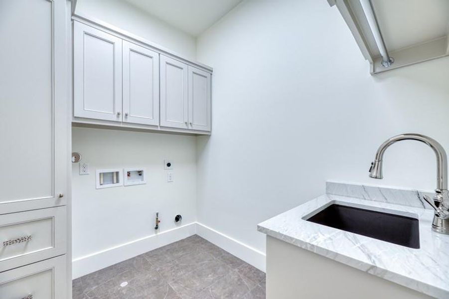 Laundry on 2nd floor