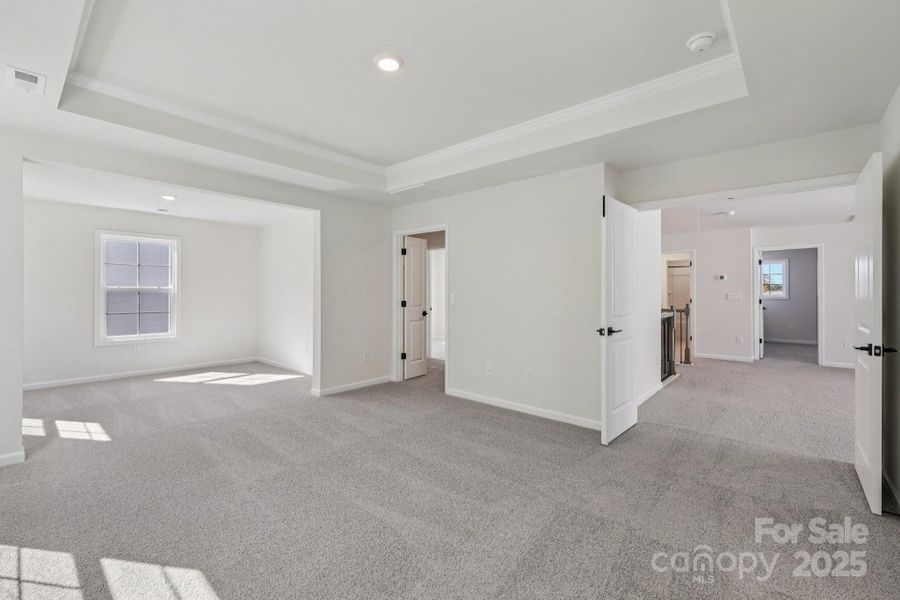 Spacious, unfurnished interior of a new home in Falls Cove, Troutman (Image 31).